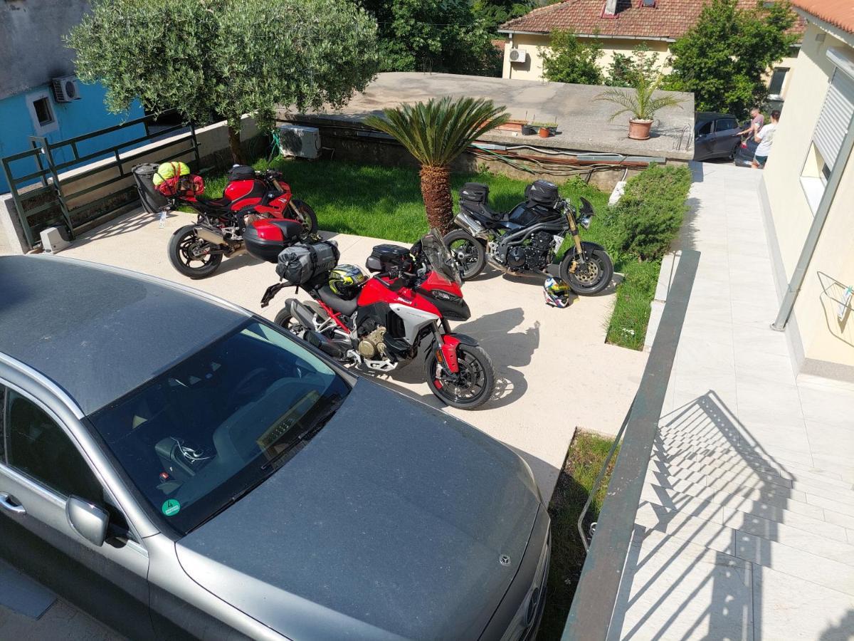 Apartments Nancy Котор Екстериор снимка